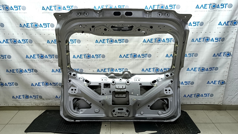 Дверь багажника голая Ford Edge 19-24 серебро UX, примята, вмятины