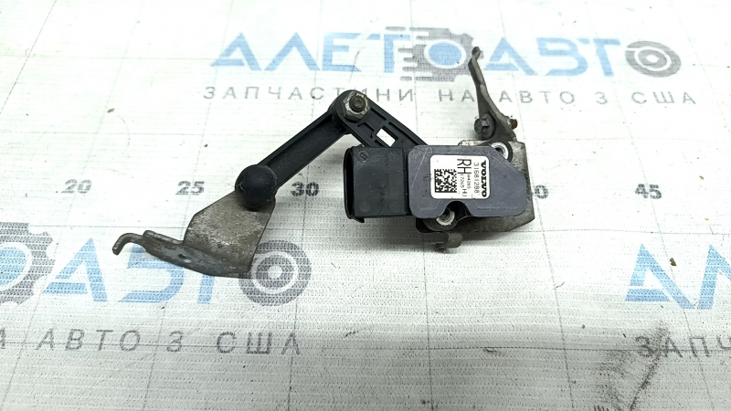 Датчик наклона кузова задний правый Volvo XC60 18-26 с тяжкой