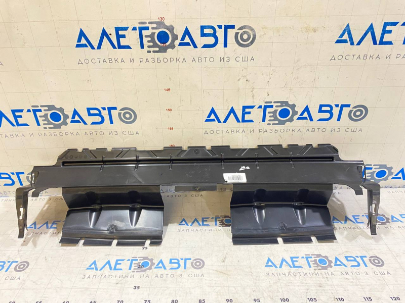 Дефлектор радиатора верхний Audi Q7 16-26 2.0T