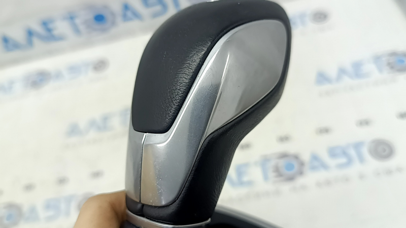 Ручка КПП с накладкой шифтера Ford C-max MK2 15-18 кожа черная, царапины