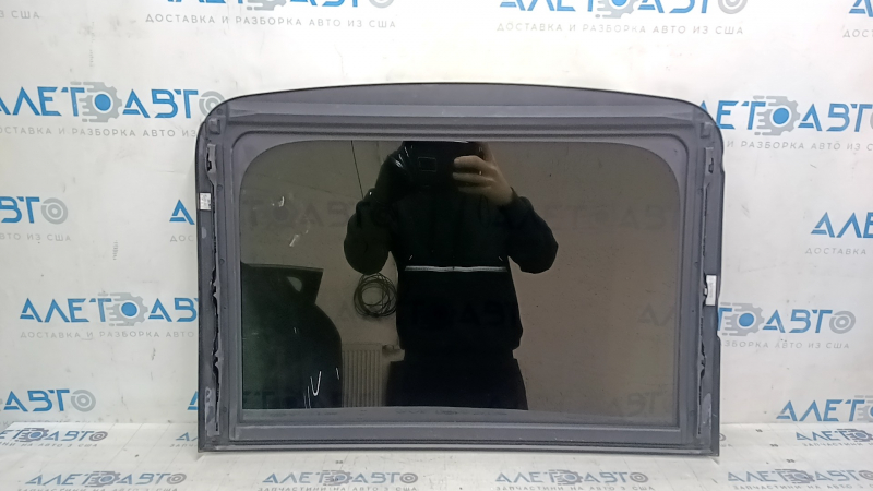 Стекло панорамы переднее Volvo XC60 18-26 царапины, клей