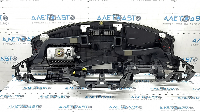 Торпедо передняя панель с AIRBAG Mitsubishi Outlander 22-26 черная
