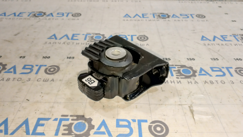 Подушка двигателя передняя Toyota Rav4 13-18