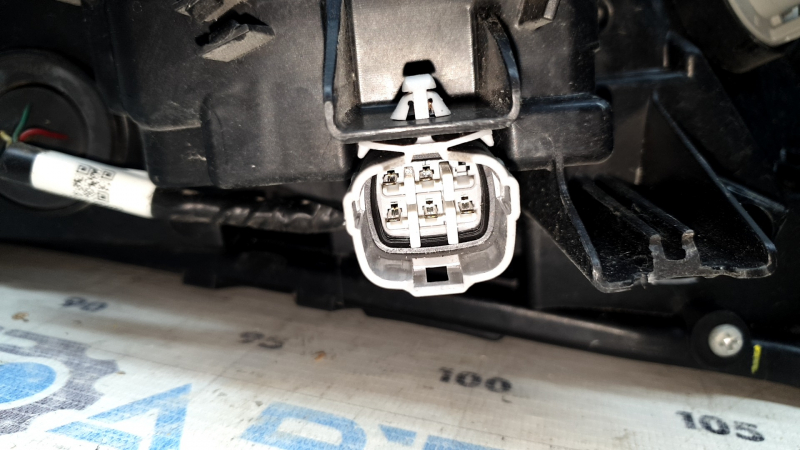 Поворотник ДХО левый Nissan Rogue 21-26 галоген + LED us built, песок