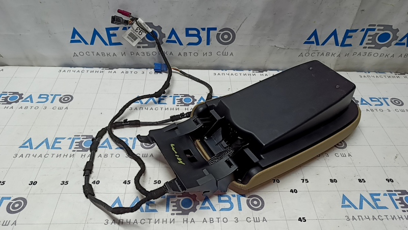 Подлокотник Mercedes W164 ML бежевый, с проводкой, царапины на хроме