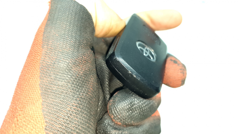 Ключ Toyota Camry v55 15-17 usa smart, 4 кнопки, тычки, царапины