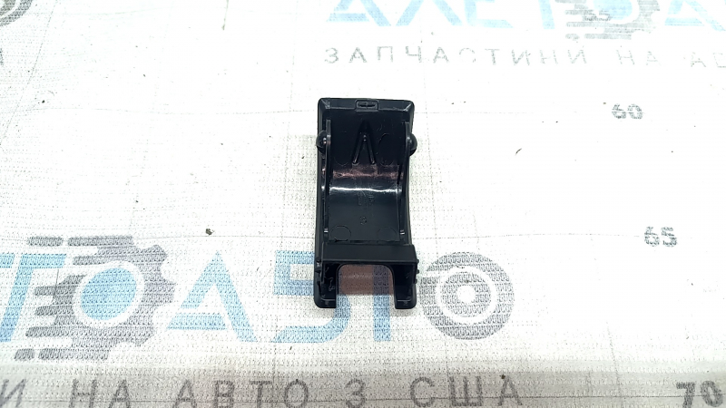 Заглушка Isofix заднего ряда Nissan Rogue 21-26 черная