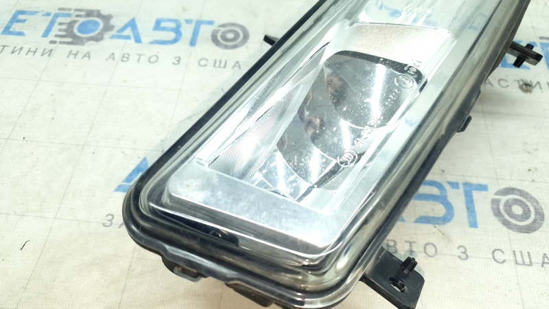 Противотуманная фара птф левая Nissan Rogue 17-20 песок, царапины, треснут корпус