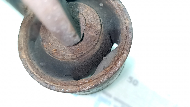 Рычаг продольный задний левый Toyota Camry v55 15-17 usa микротрещины, ржавый