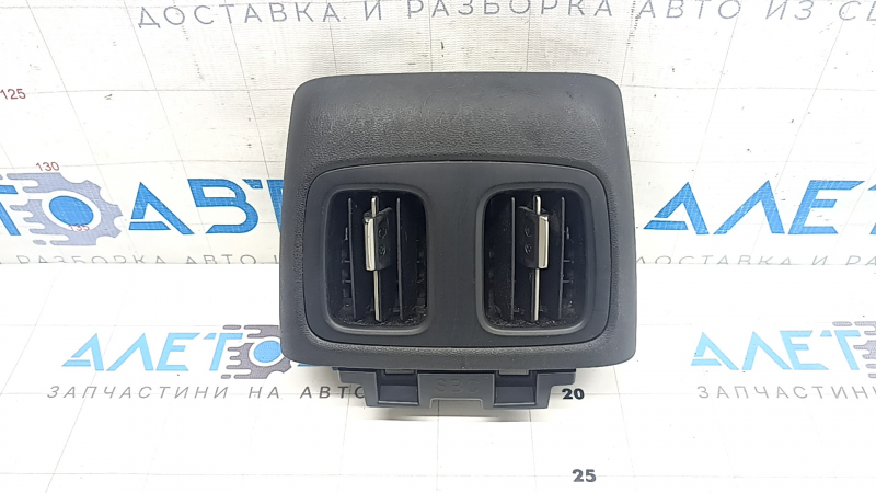 Накладка центральной консоли задняя с дефлектором воздуховода Hyundai Tucson 22-26 черная, тип 2, царапины