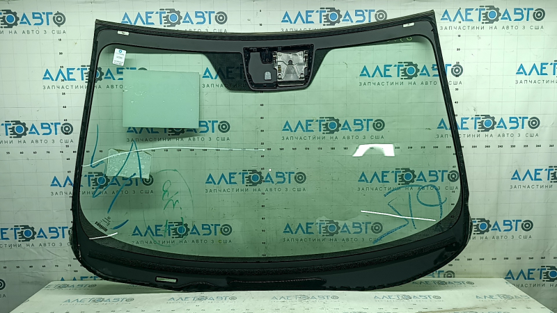 Лобовое стекло Honda CRV 17-22 под камеру и датчик дождя, сколы, песок