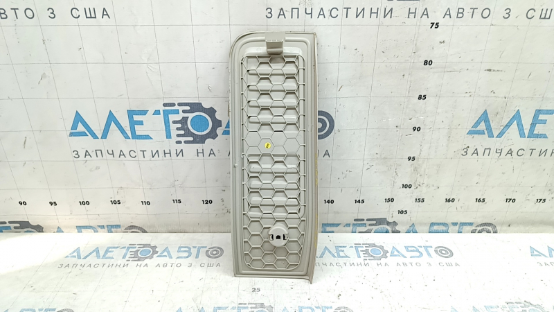 Площадка для отдыха ноги Audi A6 C8 19-25 светло-серая, затерта