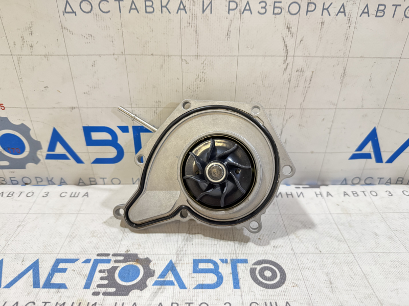 Помпа водяная Audi Q5 8R 09-17 3.0T
