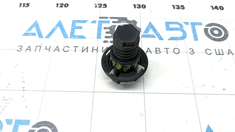 Отбойник капота правый Mercedes A-class V177 19-22