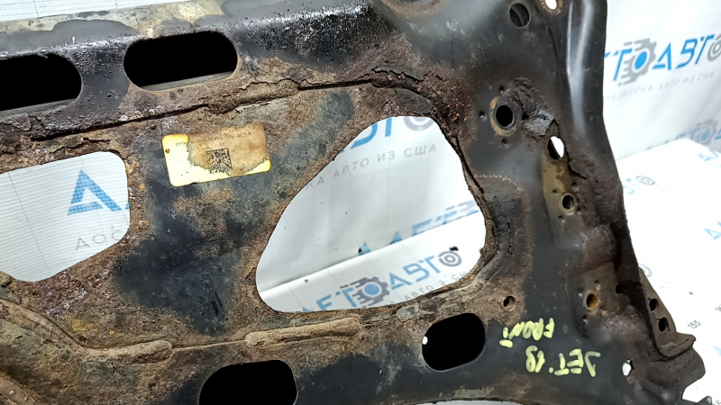 Cadru frontal ruginit pentru un VW Jetta 19-26