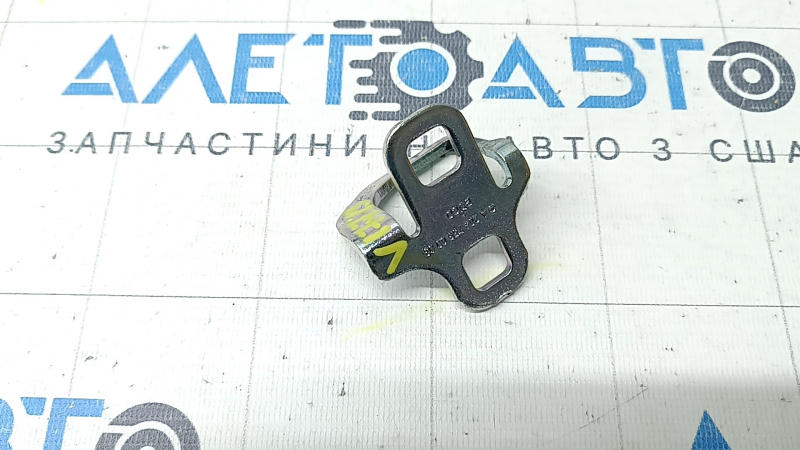 Крюк замка крышки багажника Mercedes A-class V177 19-22