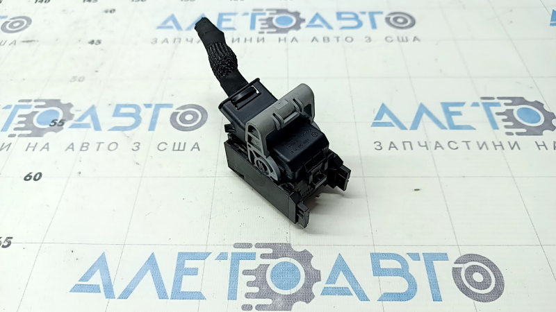 Фишка на блок ECU компьютер двигателя Mercedes A-class V177 19-22 M260 малая