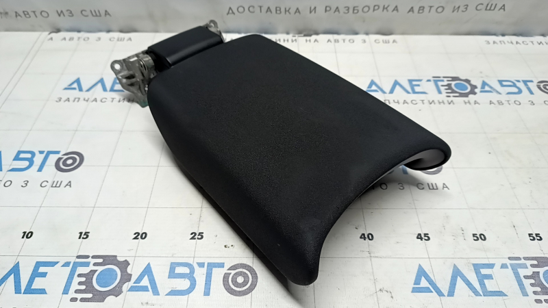 Подлокотник центральной консоли Polestar 2 21-25 ткань серая, царапина