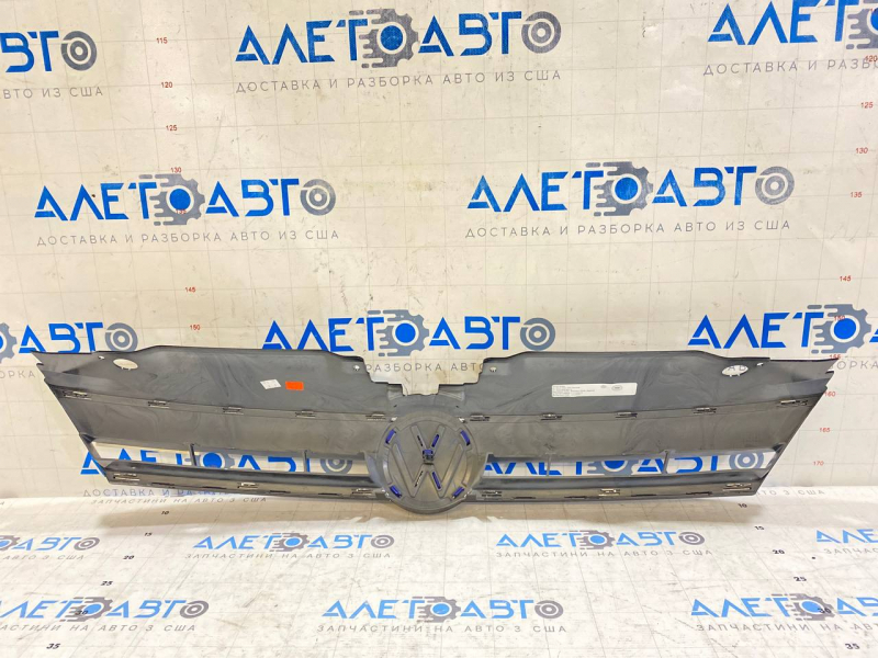 Решетка радиатора grill VW Jetta 13-14 USA