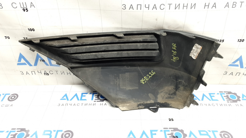 Заглушка птф правая VW Tiguan 18-21 структура, песок, царапины