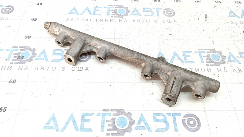 Топливная рейка Audi A5 F5 21-25 MHEV без датчика