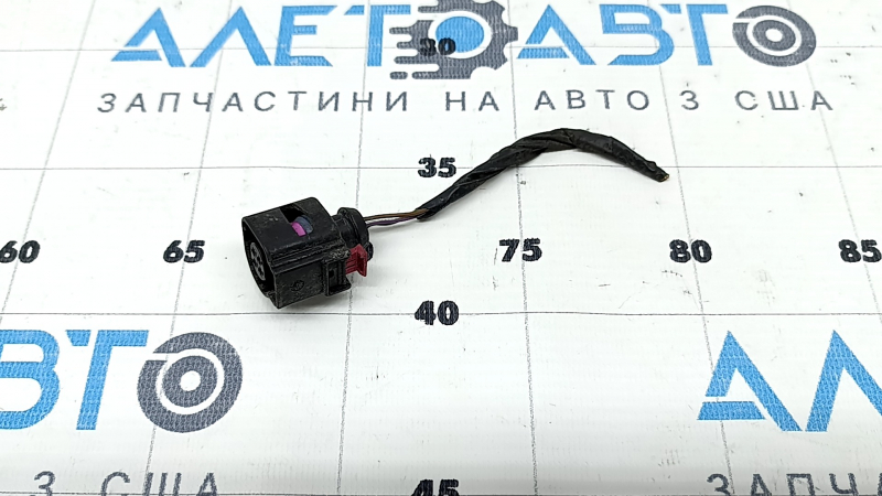 Фишка на жалюзи дефлектор радиатора Audi A5 F5 17-24