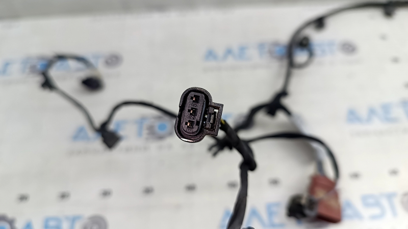 Проводка заднего бампера Audi E-Tron 19-23 под парктроники