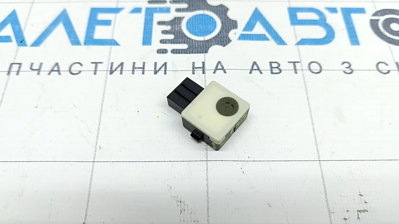 Микрофон в потолке Ford Escape MK4 20-