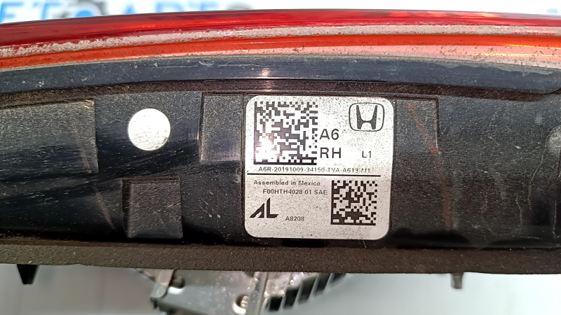 Фонарь внутренний крышка багажника правый Honda Accord 18-20 hybrid, царапины