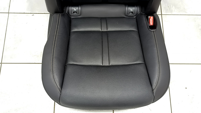 Сидение 2 ряда правое Mazda CX-90 24-26 с AIRBAG, кожа черная, перфорация под 7 мест