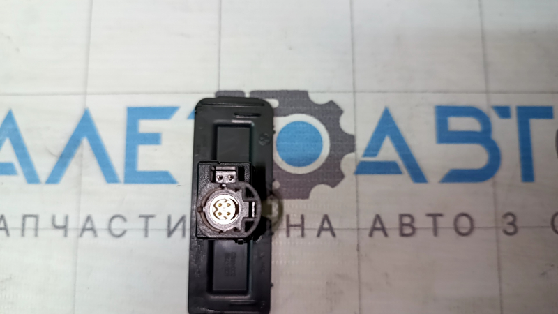 USB Hub центральной консоли VW Passat b8 16-19 USA, слазит краска