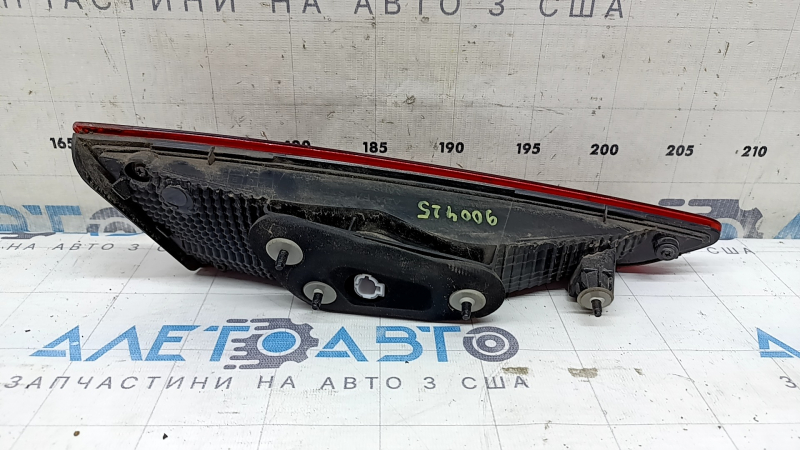 Фонарь внутренний крышка багажника правый Hyundai Elantra AD 19-20 галоген, царапины