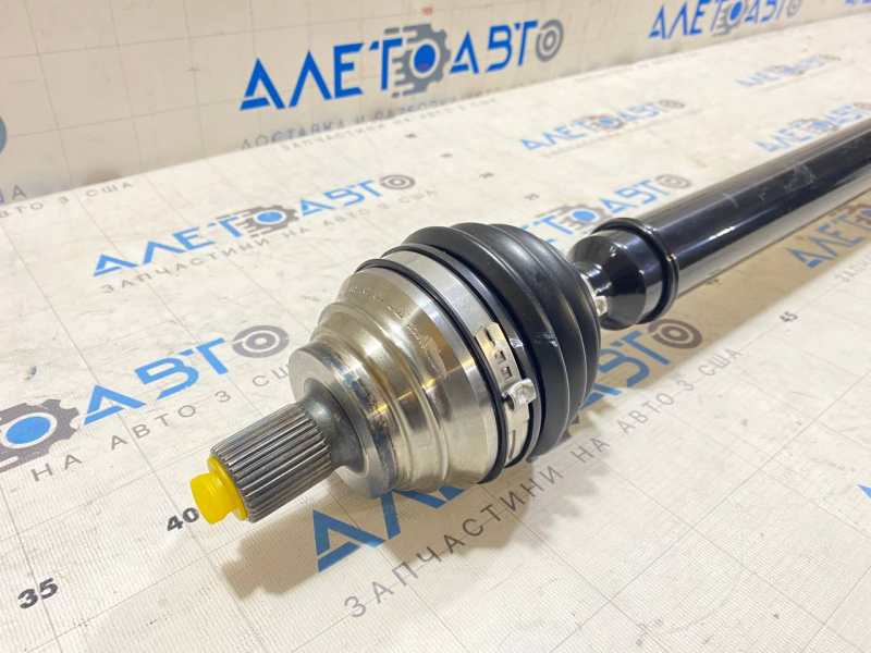 Привод полуось передняя правая VW Passat b7 12-15 USA 3.6