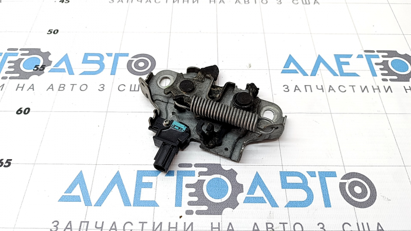 Замок капота правый Mazda CX-90 24-26 с датчиком