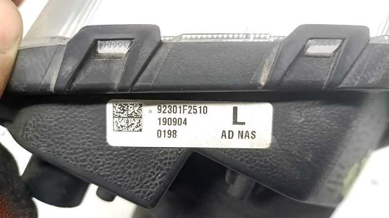 Поворотник левый Hyundai Elantra AD 19-20 песок, потёртость