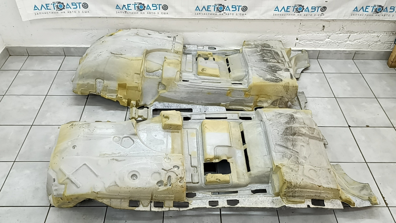 Покрытие пола Porsche Macan 15-18 черное, под чистку, надорвано