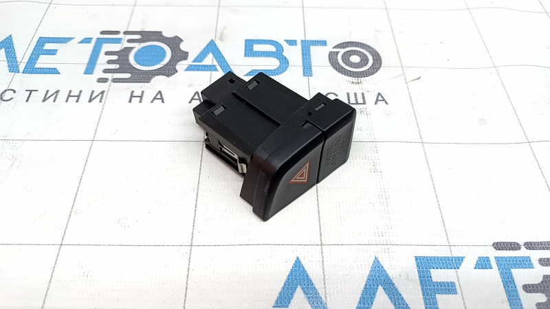 Кнопка аварийки Audi Q5 8R 09-17