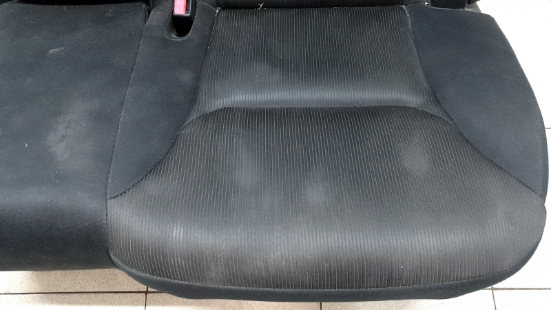 Задний ряд сидений 2 ряд левое Mazda CX-9 16-17 велюр черный, механическое, с ремнем и подлокотником, без подголовников, потёртость