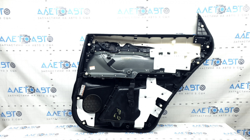 Обшивка двери карточка задняя левая Mazda CX-9 16-23 черная с черной вставкой велюр, подлокотник черная кожа, серый молдинг, потёртость, царапины