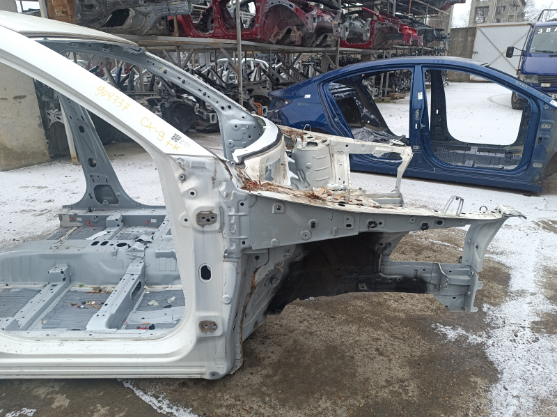 Четверть передняя правая Mazda CX-9 16-23 белая, на кузове