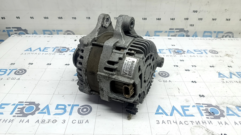 Alternatorul de la Mazda CX-9 16-23 face zgomot.