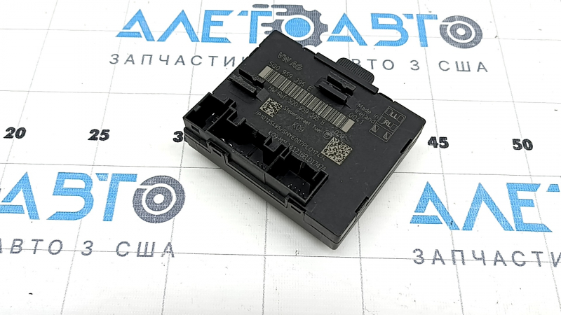 Компьютер двери задней правой Audi A3 8V 16-18 4d