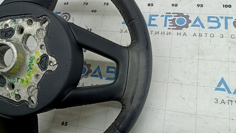 Руль голый Audi A3 8V 15-20 кожа, черный, без лепестков, без кнопок, царапины, потерт