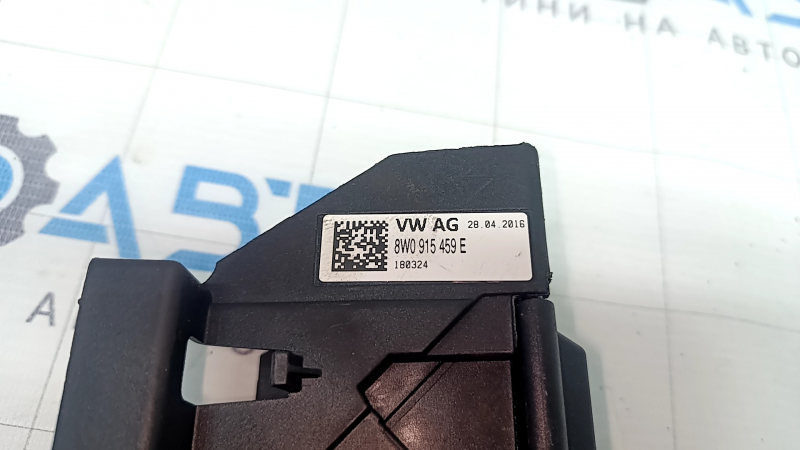Клемма плюсовая АКБ Audi A4 B9 17-25 с пиропатроном, без крышки