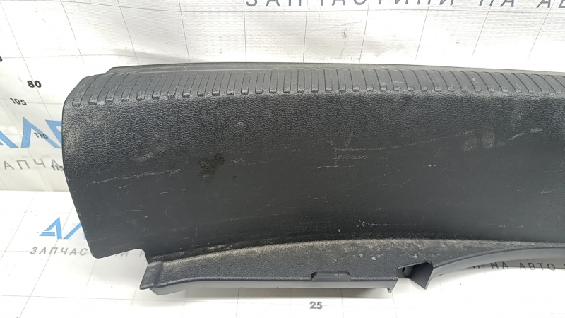 Накладка проема багажника Audi A4 B9 17-20 черная, царапины, потерта