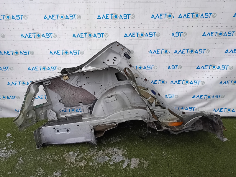 Четверть крыло задняя левая Mercedes W211 отпилена, вмятины, тычки