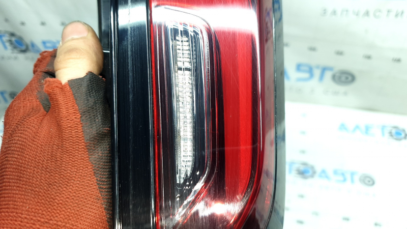 Фонарь внутренний дверь багажника правый Honda CRV 23-26 потерт, царапины