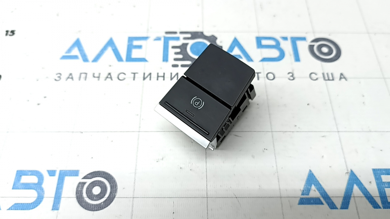 Кнопка паркинга Audi Q8 19-26 черная с хром