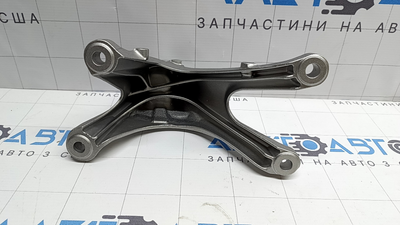 Кронштейн правой подушки двигателя BMW 7 G11 G12 16-22 RWD B58