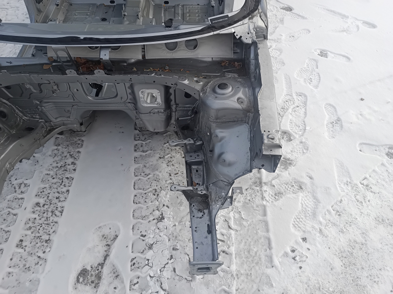 Четверть передняя левая VW Tiguan 18-24 на кузове, серебро